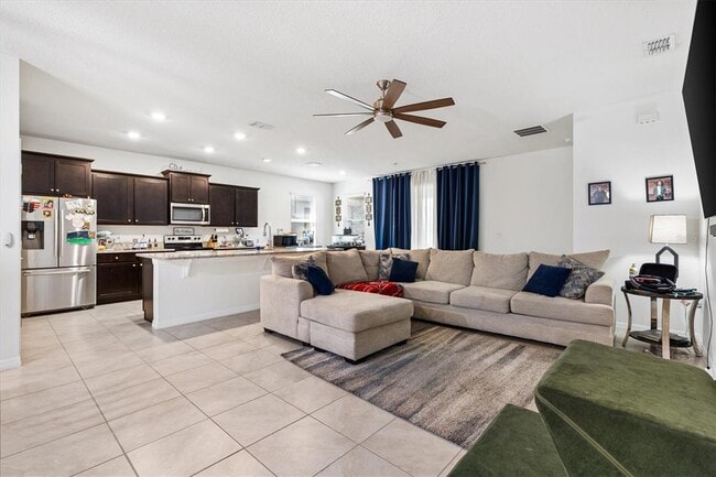 Building Photo - 5470 Sunshine Dr