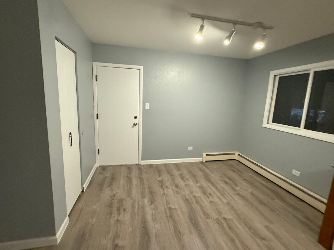 Foto del edificio - 18329 West St