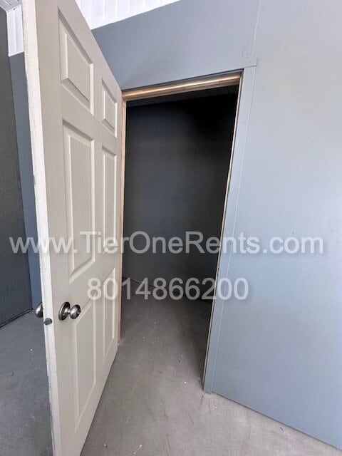 Building Photo - Move-in special: $500 off First months rent