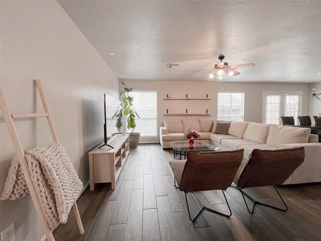 Foto del edificio - 10838 Waterfern Ct