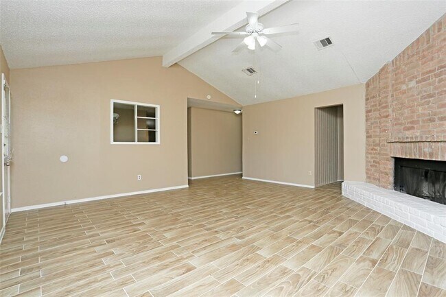 Foto del edificio - 919 Cascade Creek Dr