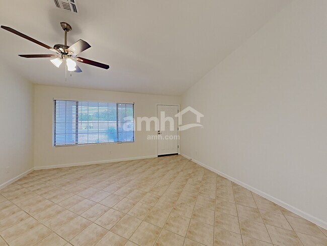 Foto del edificio - 24218 N 38th Dr