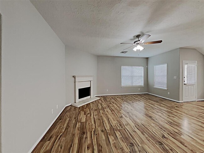 Foto del edificio - 15127 Diamond Way