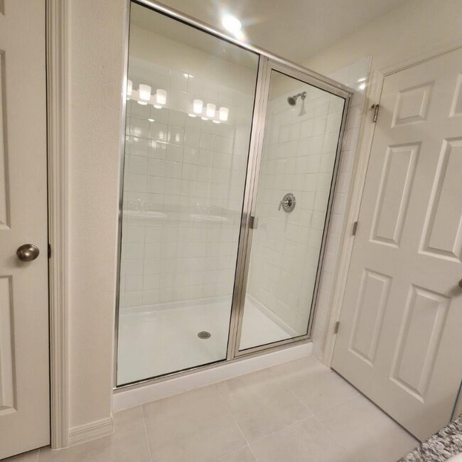 Building Photo - 9286 Sandy Bluffs Circle