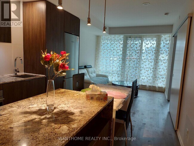 Photo du bâtiment - 1 Bloor St E