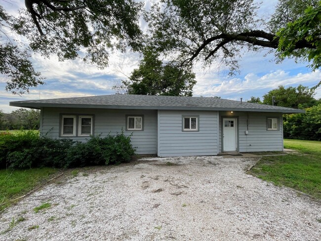 Building Photo - 3 Bed 2 Bath Home in Arlington