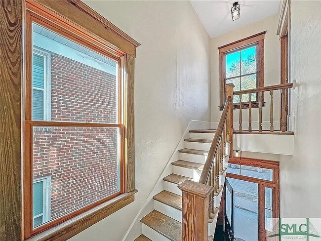 Building Photo - 503 E 40th St