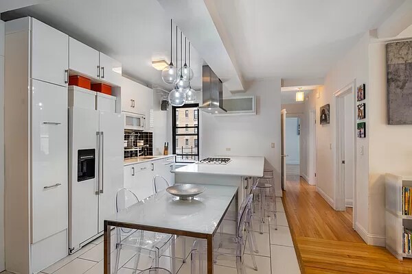Primary Photo - 20 W 84th St