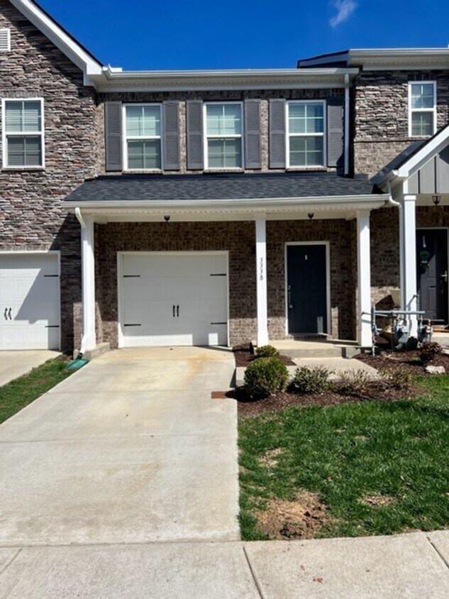 Primary Photo - 3 Bed 2.5 Bath Townhome, Minutes from I-24...