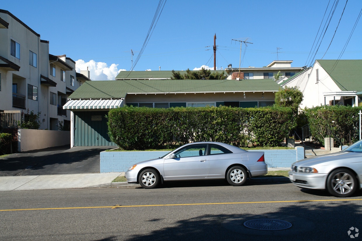 Building Photo - 1301 E Wilson Ave