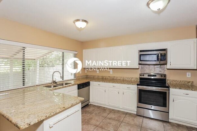 Foto del edificio - 3 Bedroom Pet-Friendly Home in Arlington, TX with Main Street Renewal