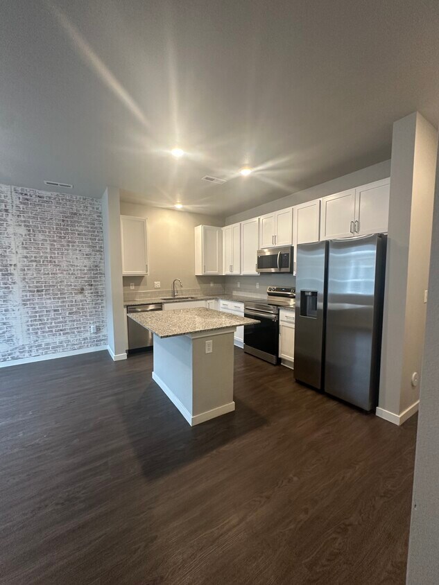 Foto principal - 1353 Reynolds St