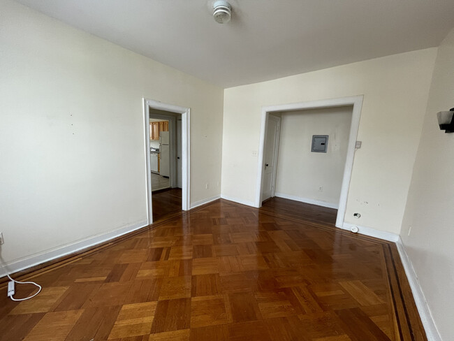 Building Photo - 930 Avenue C