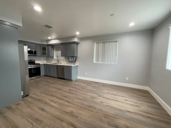 Building Photo - 129 E 93rd St