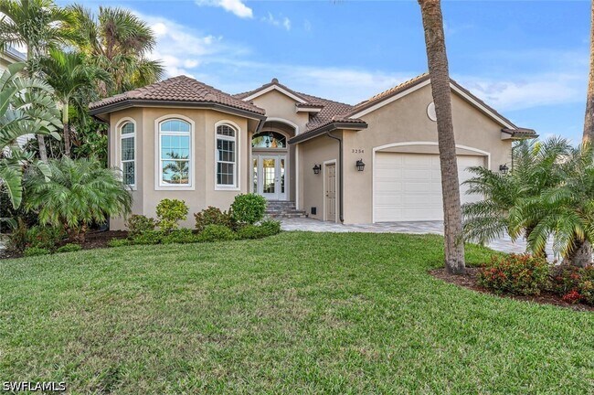 Building Photo - 3254 Lakeview Dr