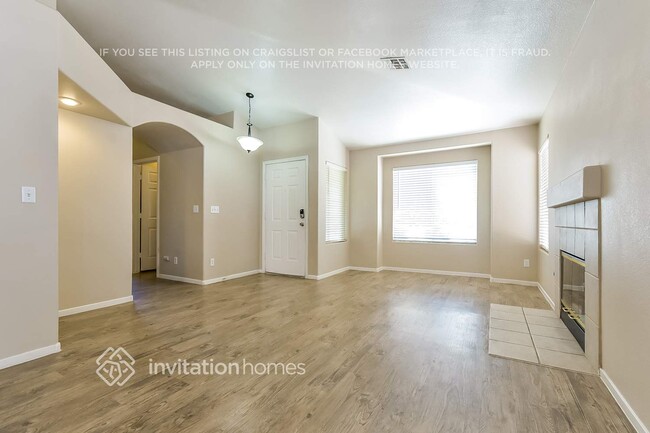 Building Photo - 8904 Chenin Ave