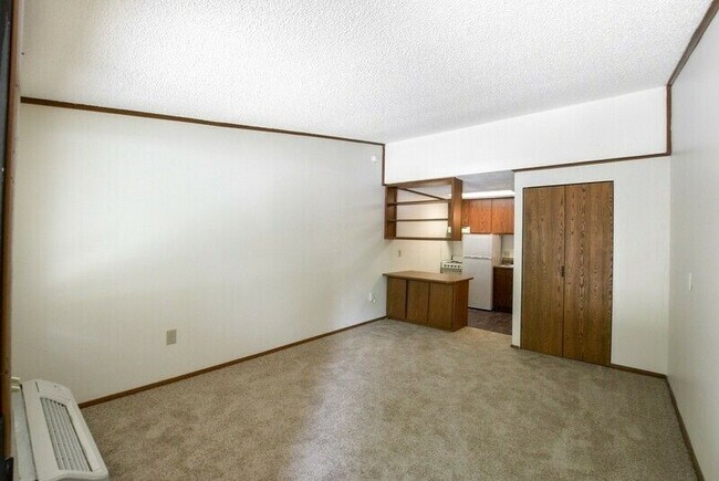 Building Photo - Beautiful and Cozy  Studio Apartment