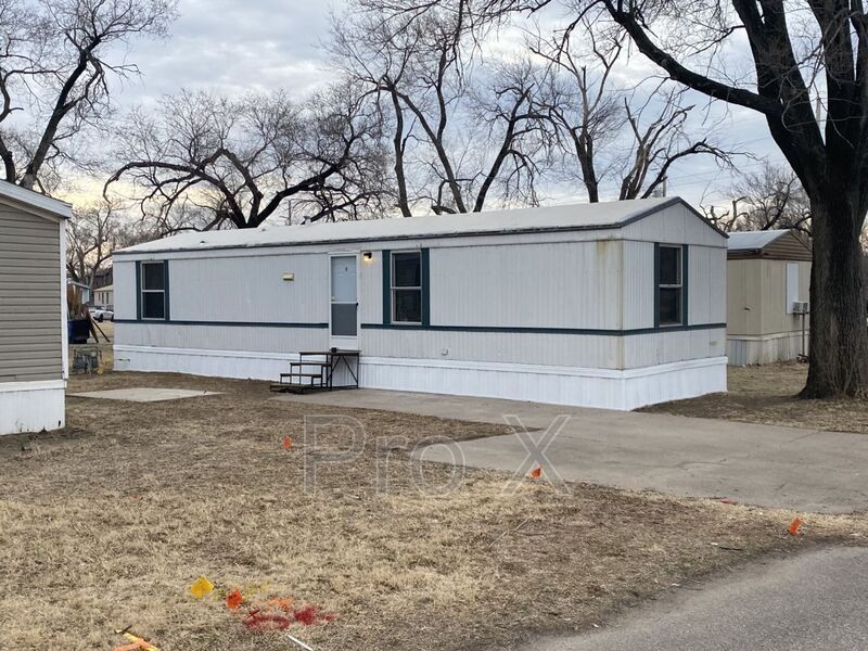 Foto principal - 1302 E MacArthur Rd