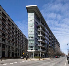 Building Photo - 845 N Kingsbury St