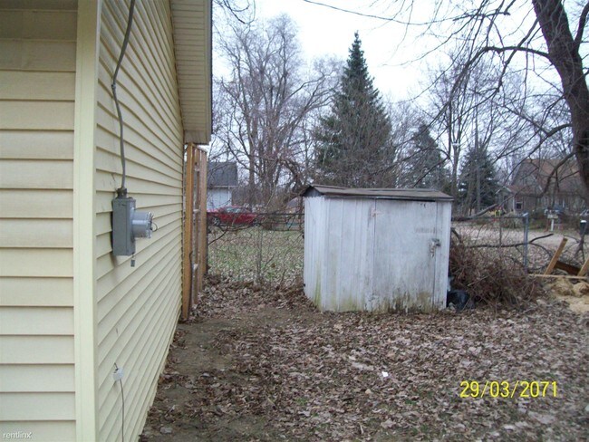Building Photo - 3 br, 1 bath House - 4017 Pringle Ave