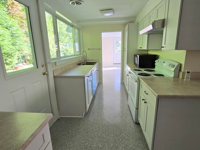 Building Photo - 106 Bayberry Rd