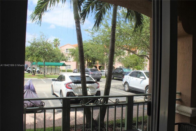 Foto del edificio - 6340 NW 114th Ave