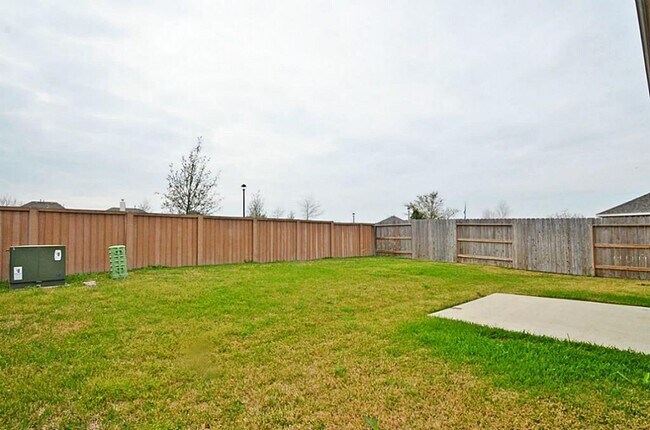 Foto del edificio - 5327 Stonegate Dr
