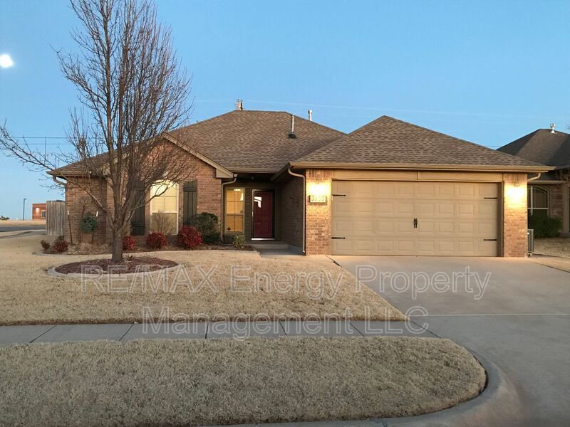 Primary Photo - 3500 Arcadia Dr