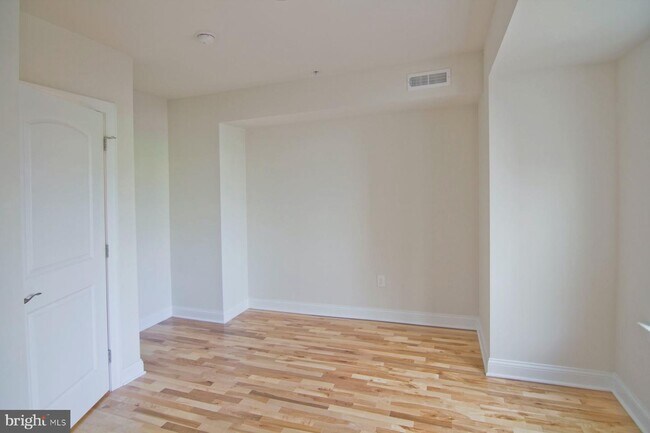 1136 Hope St photo'