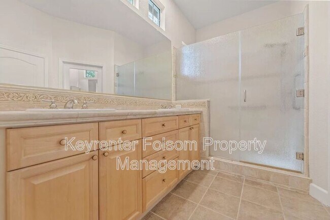 Building Photo - 3843 Park Dr