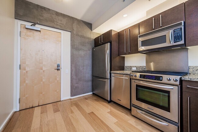 Foto del edificio - Downtown Condo with Padre Game Viewing Deck