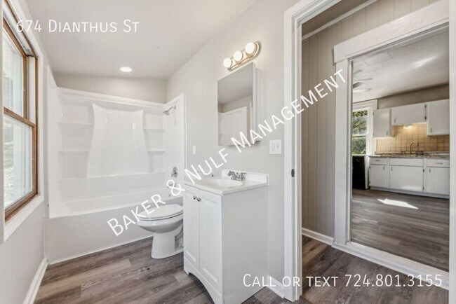 Foto del edificio - 674 Dianthus St