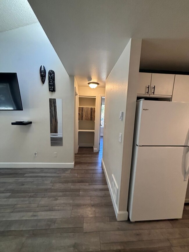 Foto del edificio - Garden-Style Condo in the Heart of Bend!