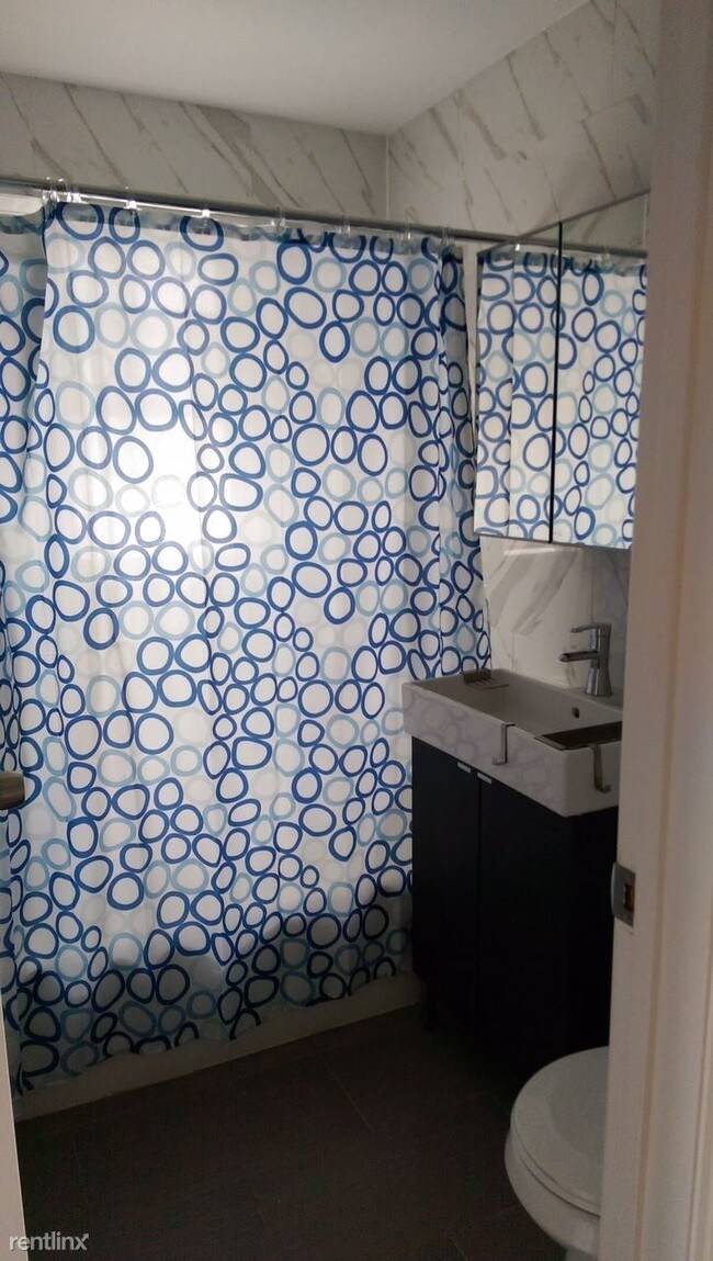 Foto del edificio - 2 br, 1 bath Apartment - 2228 38th St