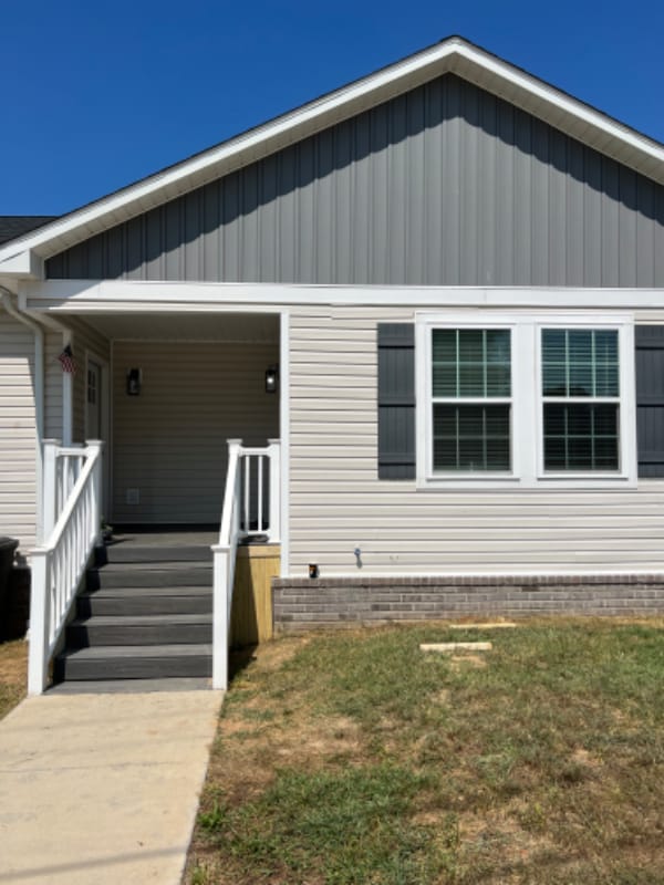 Building Photo - 102 Lewis Dr