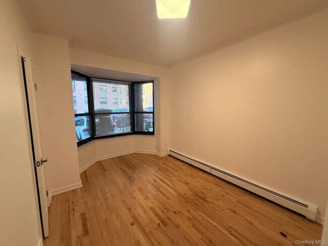 Foto del edificio - 102-39 66th Ave