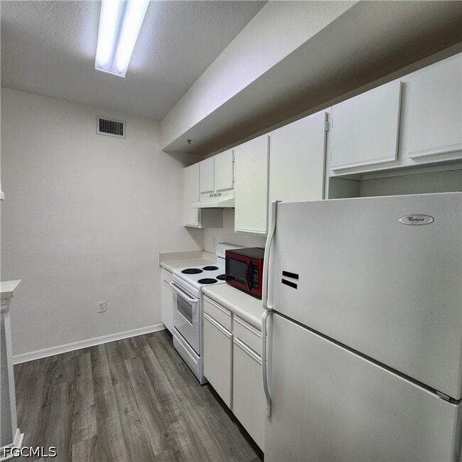 Building Photo - 6321 Aragon Way
