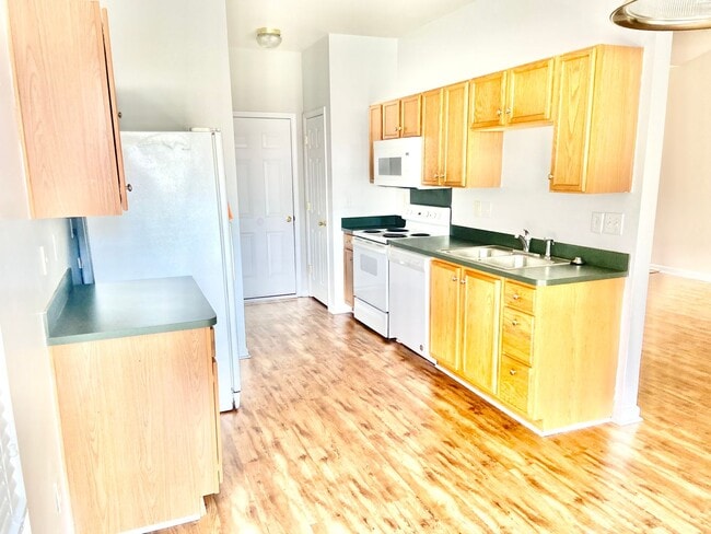 Building Photo - 1622 Baylor Dr