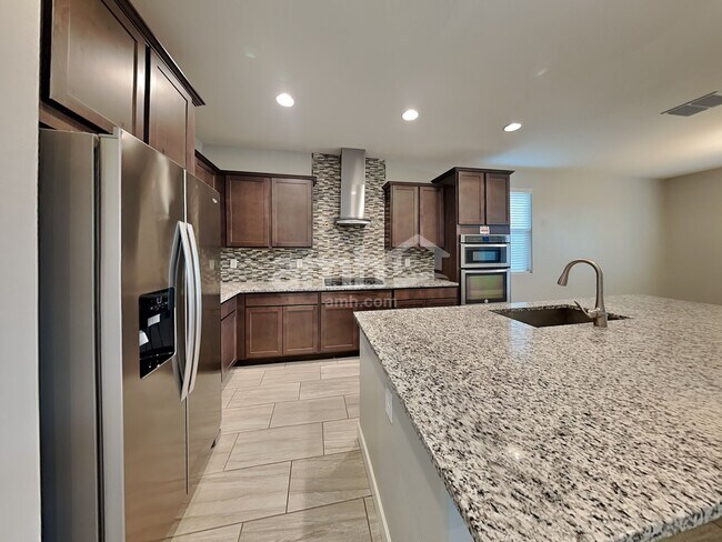 Foto del edificio - 18251 W Thunderhill Pl