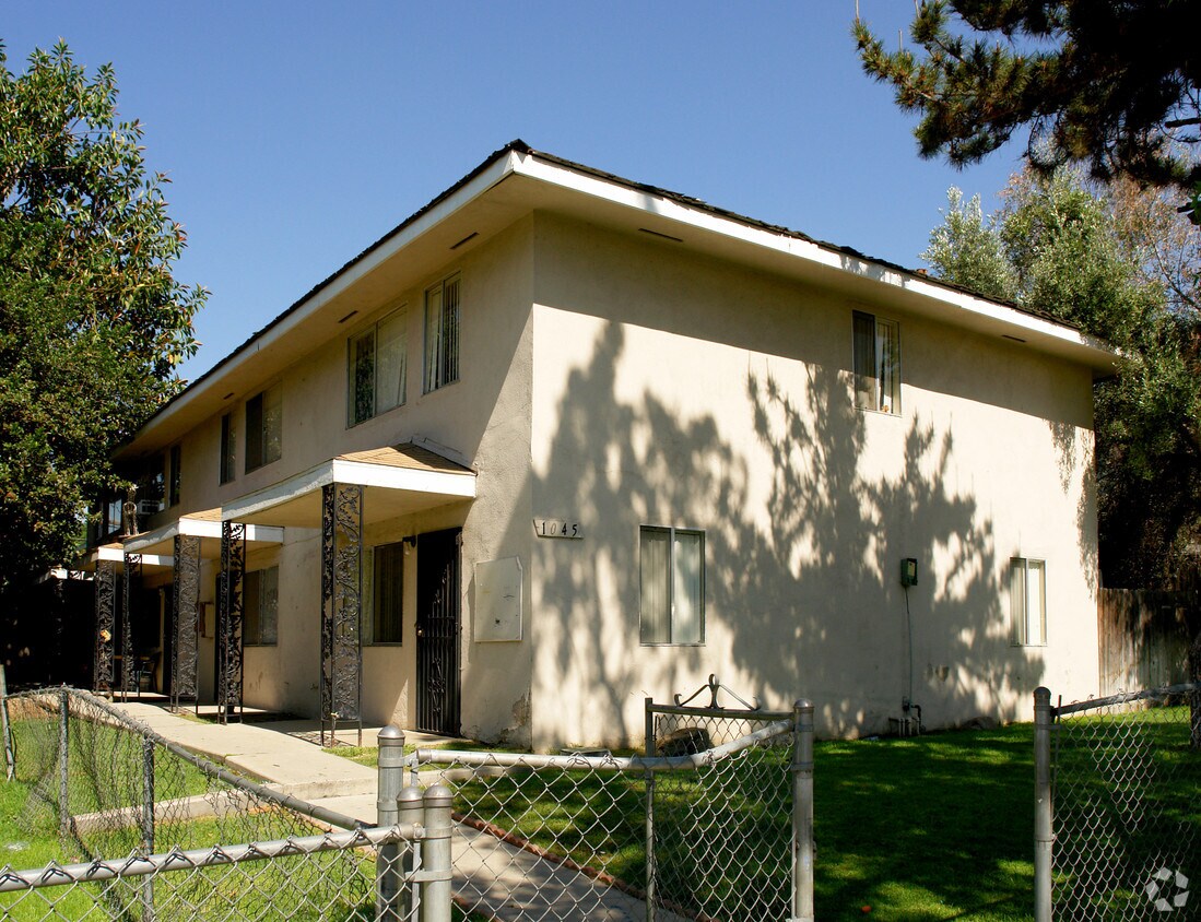 Foto principal - 1045 N Sacramento