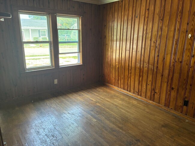Foto del edificio - 105 N Hatton Ave
