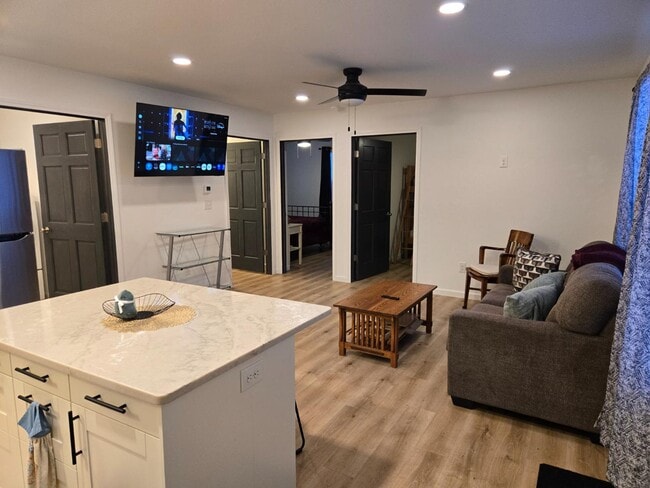 Foto del edificio - N2287 Memorial Dr