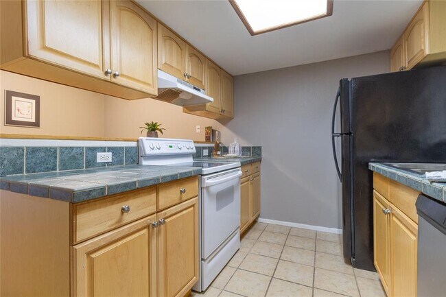 Building Photo - 8600 Fathom Cir