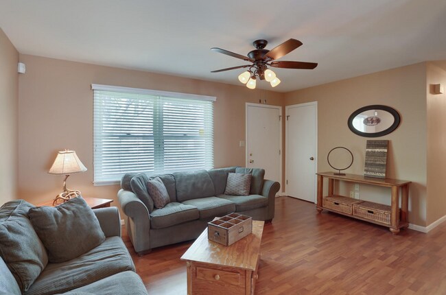 Foto del edificio - 1712 Stratford Dr