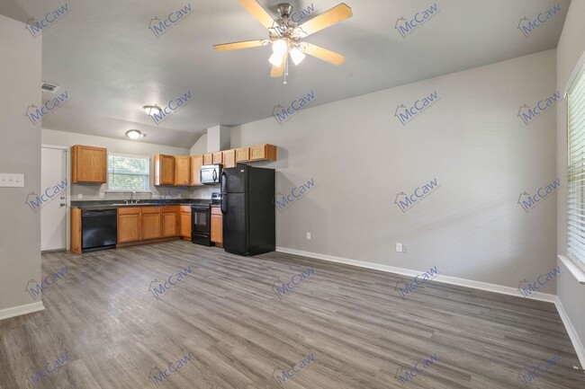 Building Photo - Great 2/1 Duplex in Caddo Mills, TX!