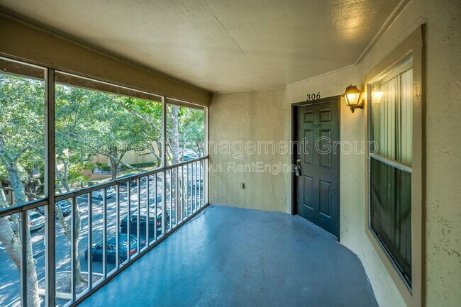 Photo - 974 Leeward Pl Apartment