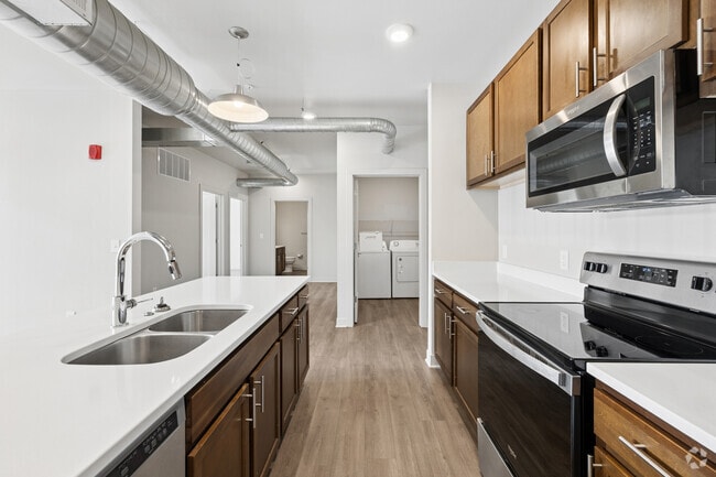 4BR, 2BA - 1,442SF - Kitchen - 12b Lofts & Avenue M
