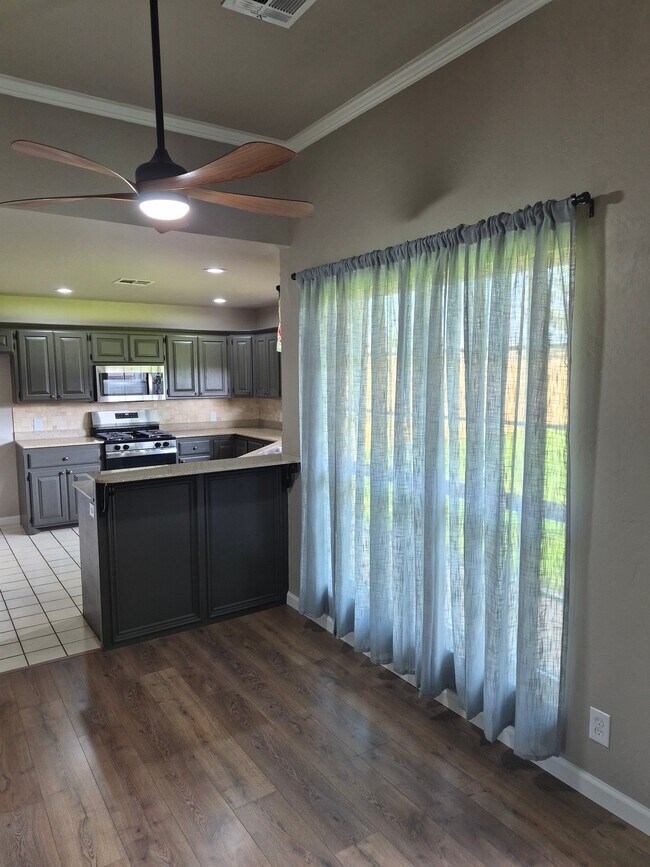 Foto del edificio - 123 Meadows Ln