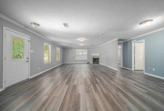 Building Photo - 327 Chateau Woods Pkwy Dr