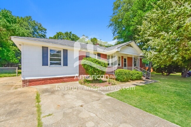 Building Photo - 5421 Meadow Dr